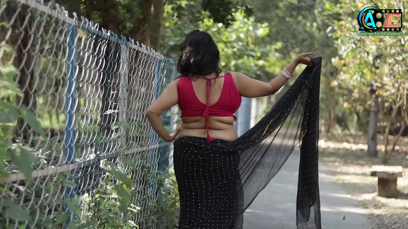 Bold Saree Shoot Hot Saree Shoot Healthy Chubby Model Shrestha Exclusive Hot Navel Show Video