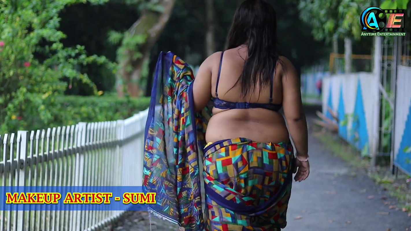 Bold Saree Shoot Saree Video Shoot Saree Fashion Shoot Bong Navel Saree Model Poulomi