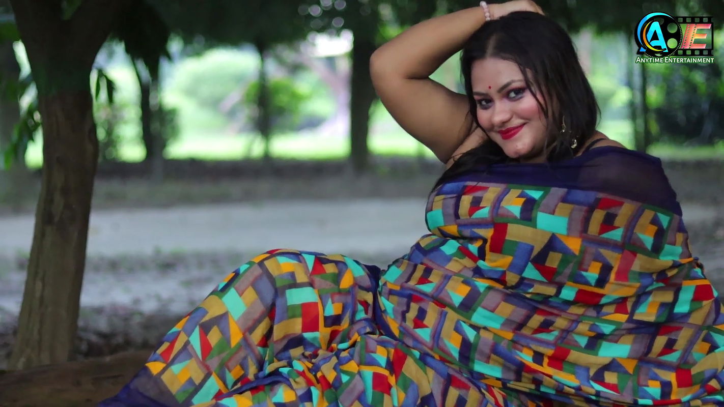 Bold Saree Shoot Saree Video Shoot Saree Fashion Shoot Bong Navel Saree Model Poulomi