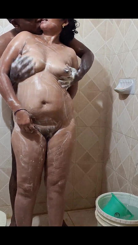 Indian Couple Hot Bathing