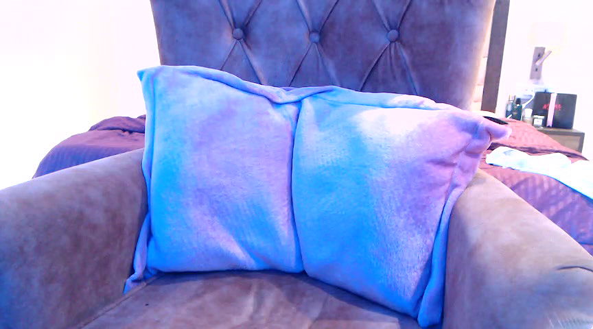 Stripchat-Public.Show-f-chhui_mui-2025.01.12.225428