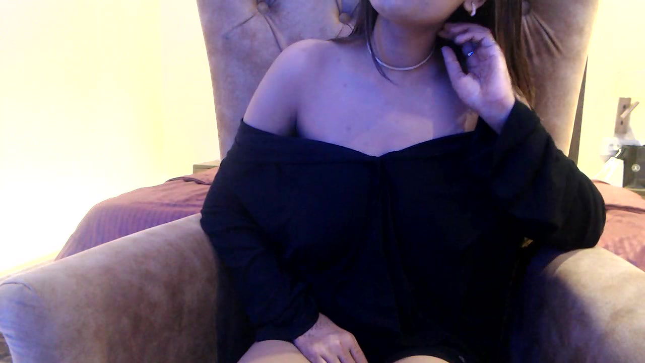 Stripchat-Public.Show-f-chhui_mui-2025.02.12.185926