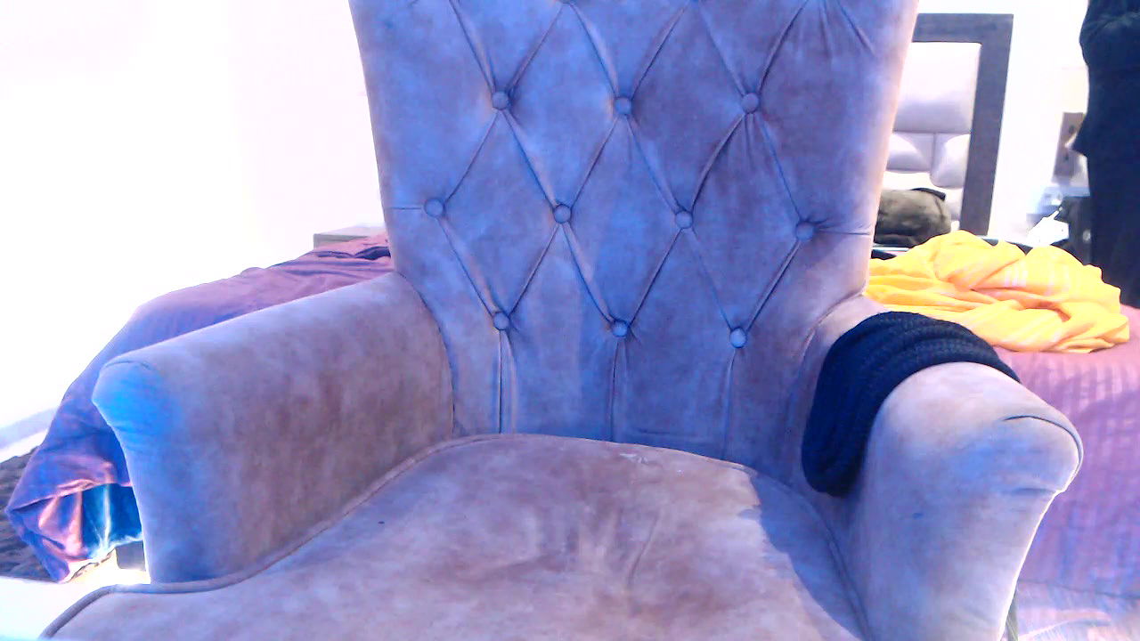 Stripchat-Public.Show-f-chhui_mui-2025.02.13.181409