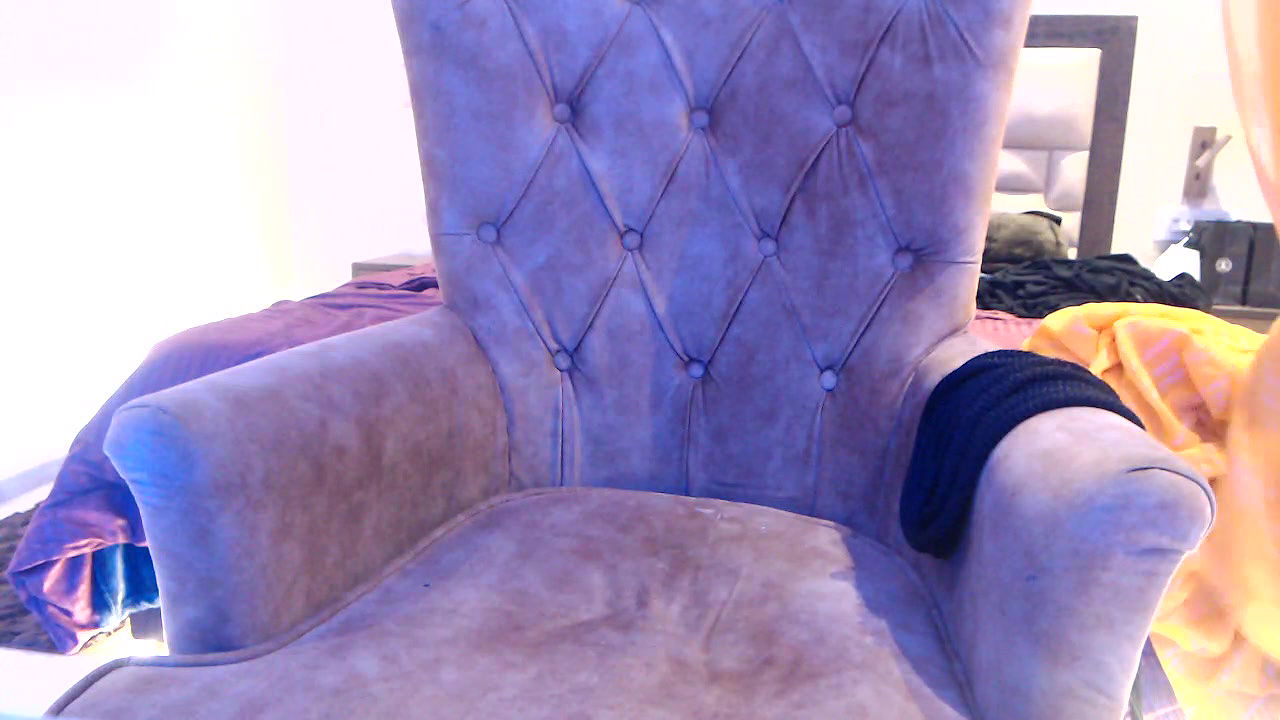 Stripchat-Public.Show-f-chhui_mui-2025.02.13.181409