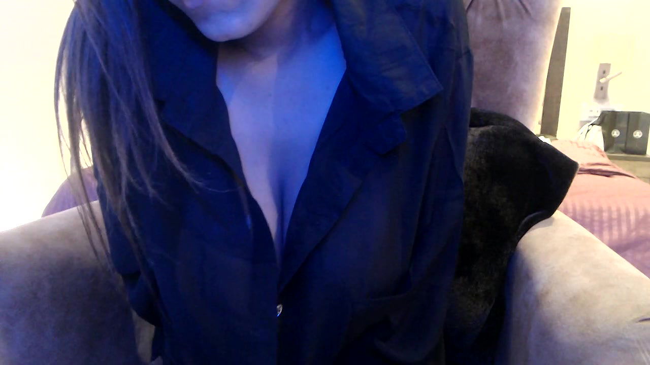 Stripchat-Public.Show-f-chhui_mui-2025.02.20.180506