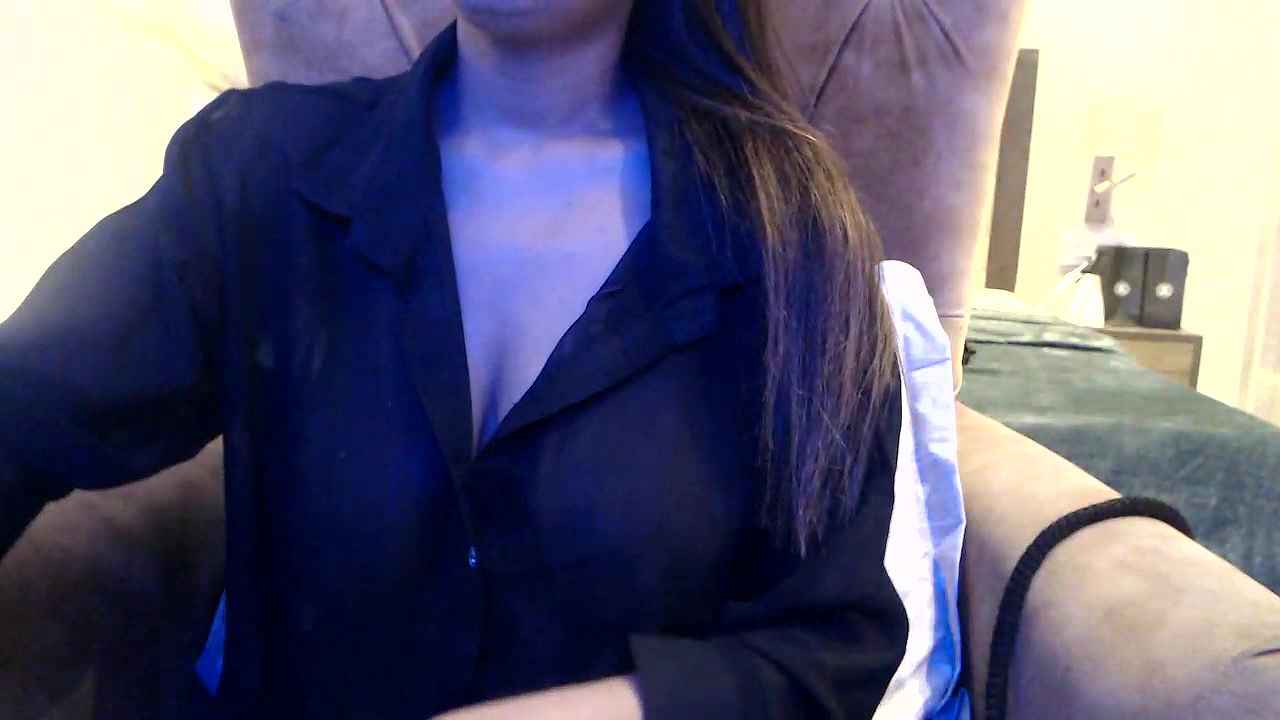 Stripchat-Public.Show-f-chhui_mui-2025.02.27.181415