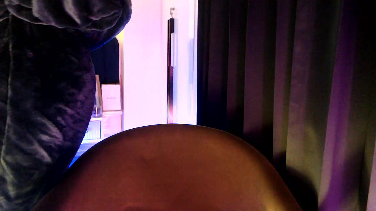 Stripchat-Public.Show-f-chhui_mui-2025.04.15.195848