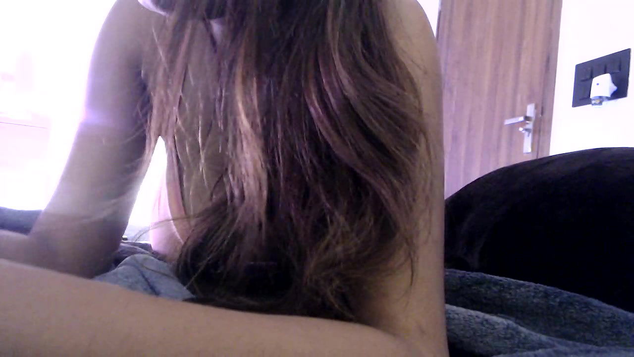 Stripchat-Public.Show-f-chhui_mui-2025.05.04.012358