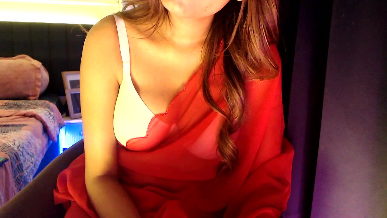 Stripchat-Public.Show-f-chhui_mui-2025.05.16.194511