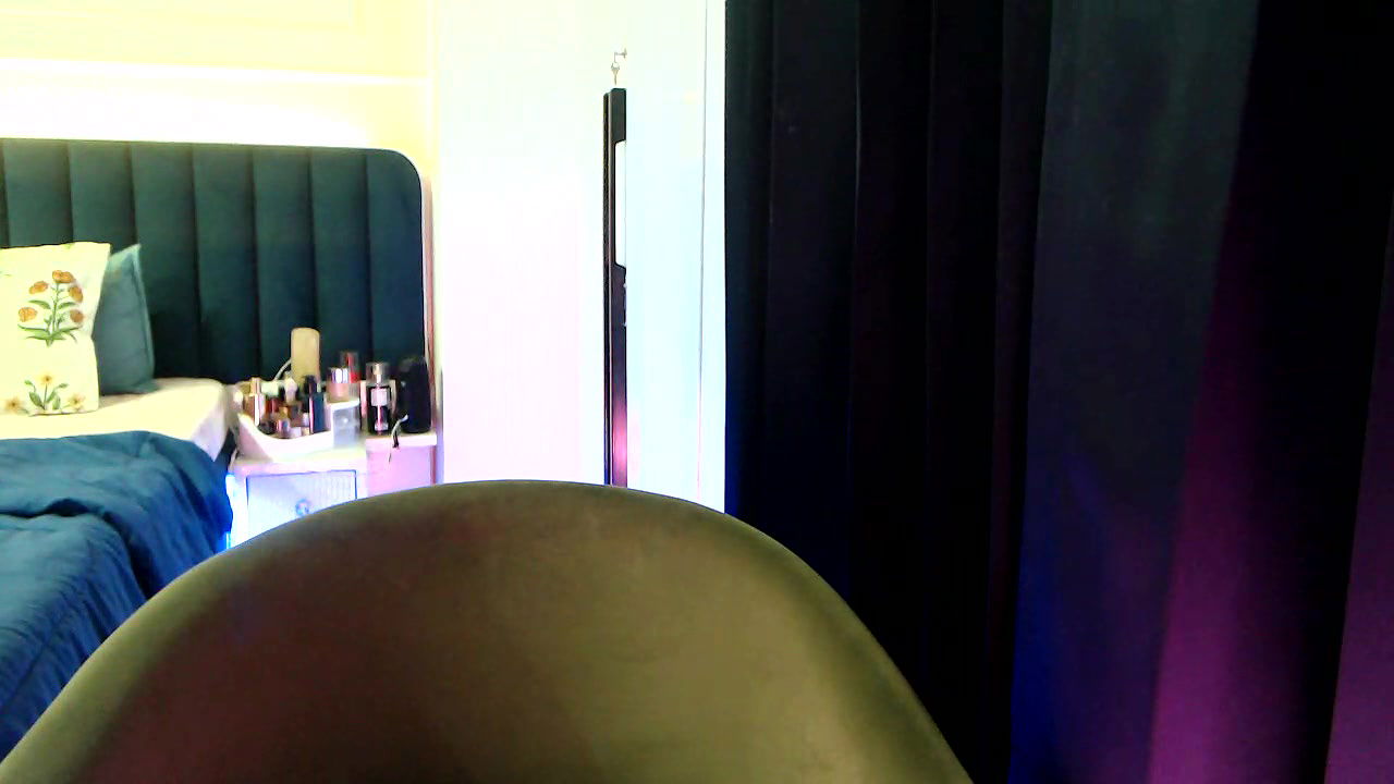 Stripchat-Public.Show-f-chhui_mui-2025.06.20.160639