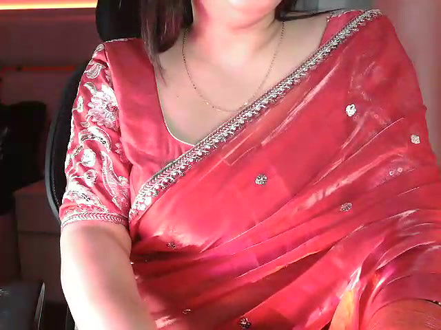 Stripchat-Public.Show-f-SunhariGirl-2025.05.05.151303