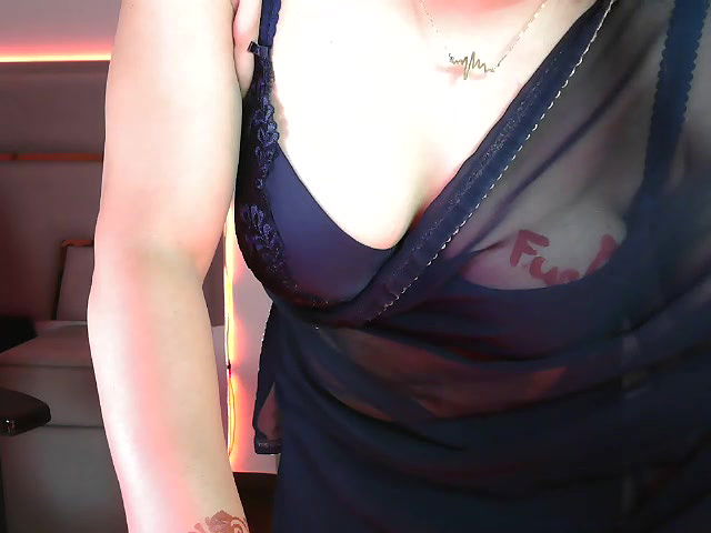 Stripchat-Public.Show-f-SunhariGirl-2025.06.12.035658