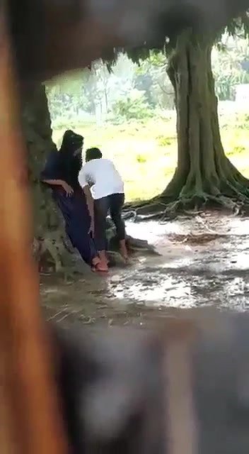 Hijabi Girl Outdoor Fingering By Lover