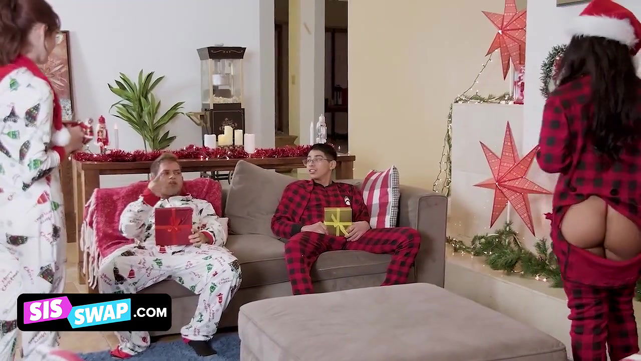 Sis Swap – Horny Studs Surprise Their Teen Stepsisters With Their Dicks In A Gift Box For Christmas