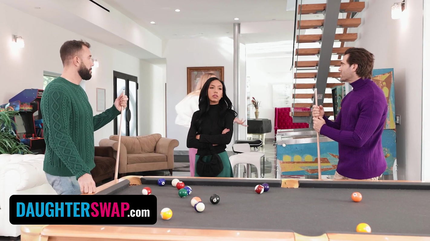 Stepdads Teach Their Stepdaughters How To Fuck – DaughterSwap