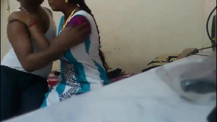 Tamil newly married couple alone in room hubby record vid