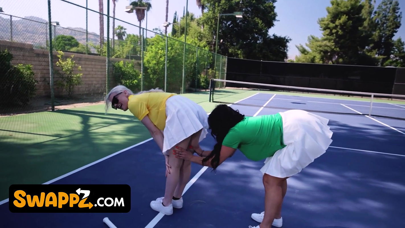 Tennis Game With Slut Stepmoms Leads To Foursome Fuckfest Orgy – Kenzie Taylor & Mona Azar – Swappz
