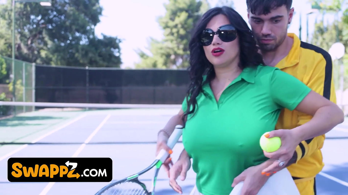 Tennis Game With Slut Stepmoms Leads To Foursome Fuckfest Orgy – Kenzie Taylor & Mona Azar – Swappz