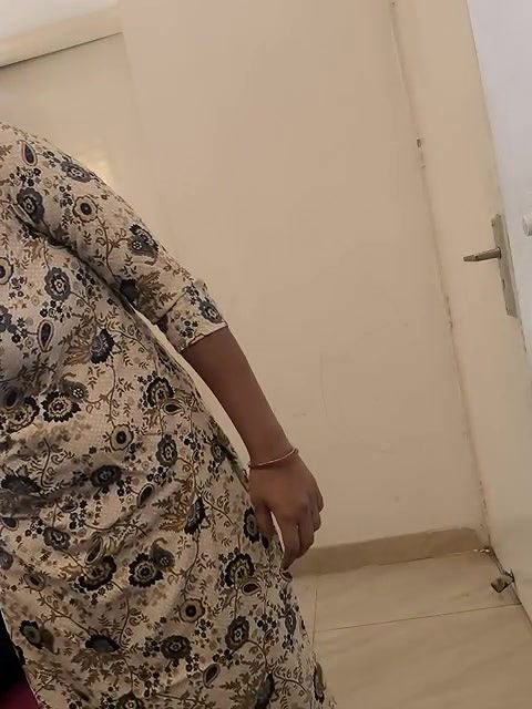 Stripchat-Public.Show-c-mahi69a-2025.04.19.104406