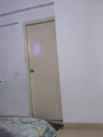 Stripchat-Public.Show-c-mahi69a-2025.04.22.190359