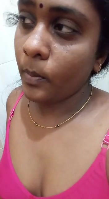 Sexy Bhabhi Shows Her Boobs and Pussy