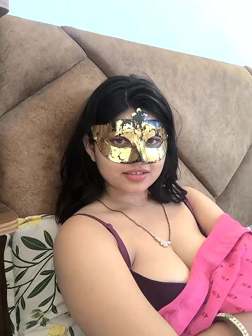 Stripchat-Public.Show-c-mahi69a-2025.05.13.074911