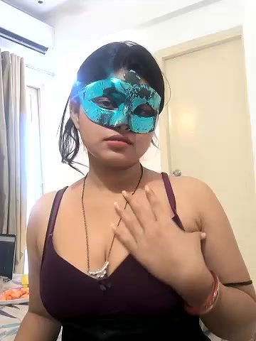 Stripchat-Public.Show-c-mahi69a-2025.05.15.065608