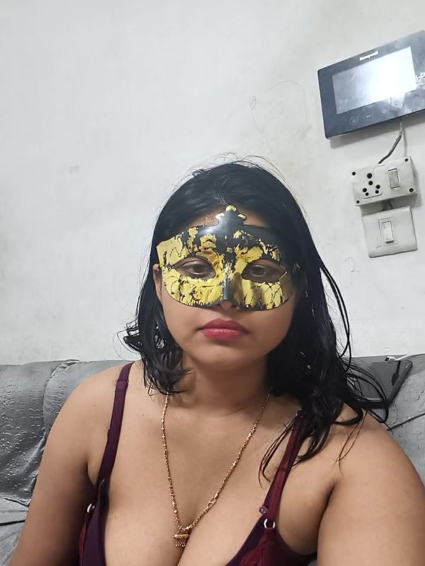 Stripchat-Public.Show-c-mahi69a-2025.05.17.165958