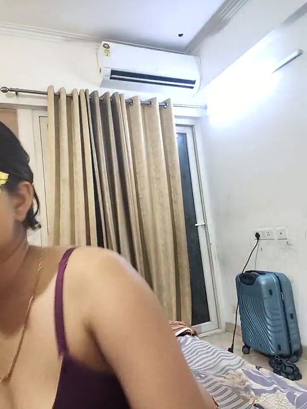 Stripchat-Public.Show-c-mahi69a-2025.05.17.183344