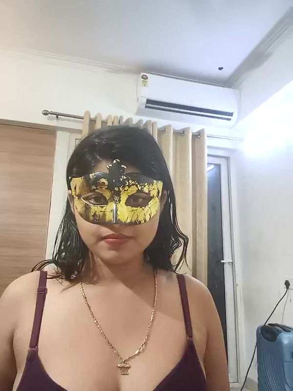 Stripchat-Public.Show-c-mahi69a-2025.05.17.212058