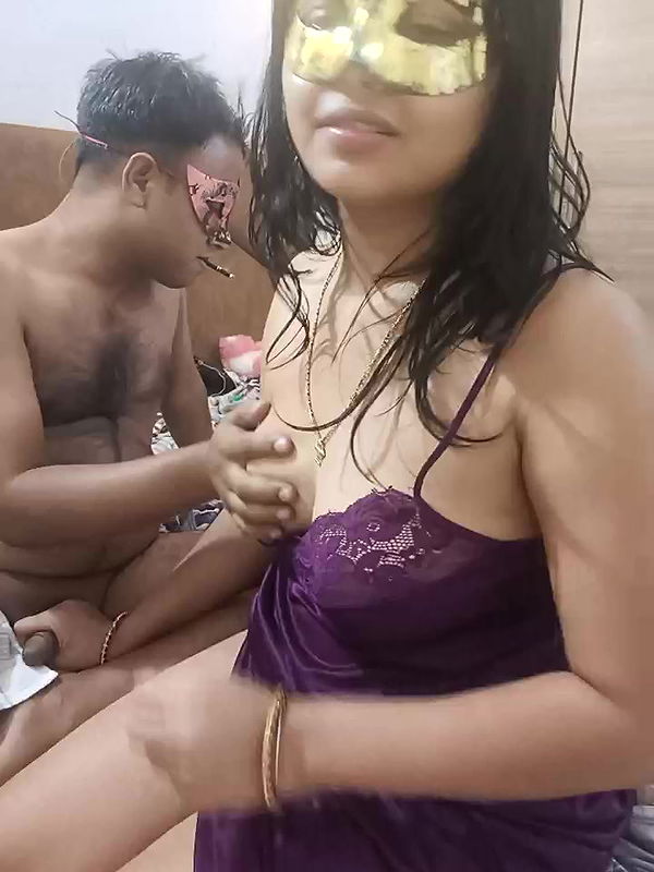 Stripchat-Public.Show-c-mahi69a-2025.05.17.212058