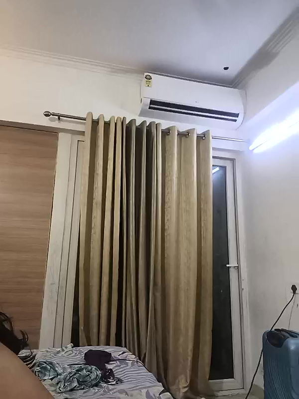 Stripchat-Public.Show-c-mahi69a-2025.05.17.212058