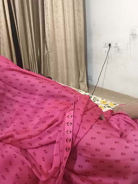 Stripchat-Public.Show-c-mahi69a-2025.05.18.173218