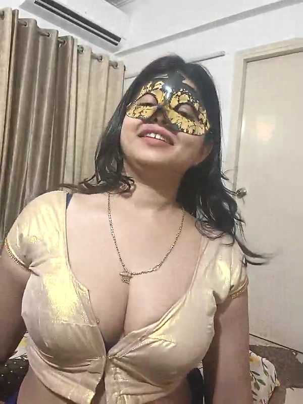 Stripchat-Public.Show-c-mahi69a-2025.05.20.193200