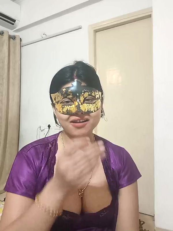 Stripchat-Public.Show-c-mahi69a-2025.05.20.210603