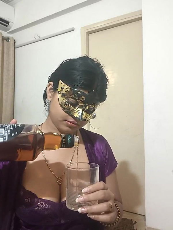 Stripchat-Public.Show-c-mahi69a-2025.05.20.210603