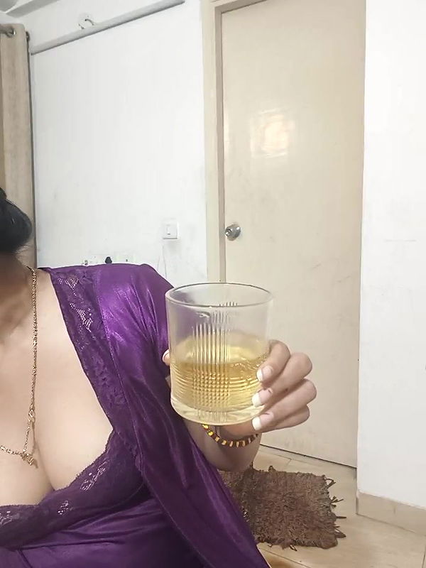 Stripchat-Public.Show-c-mahi69a-2025.05.20.210603