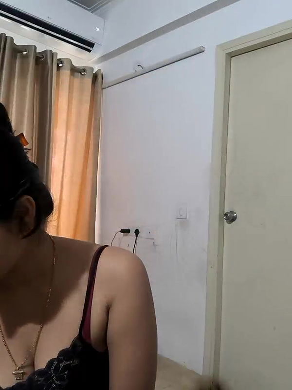 Stripchat-Public.Show-c-mahi69a-2025.05.23.101812