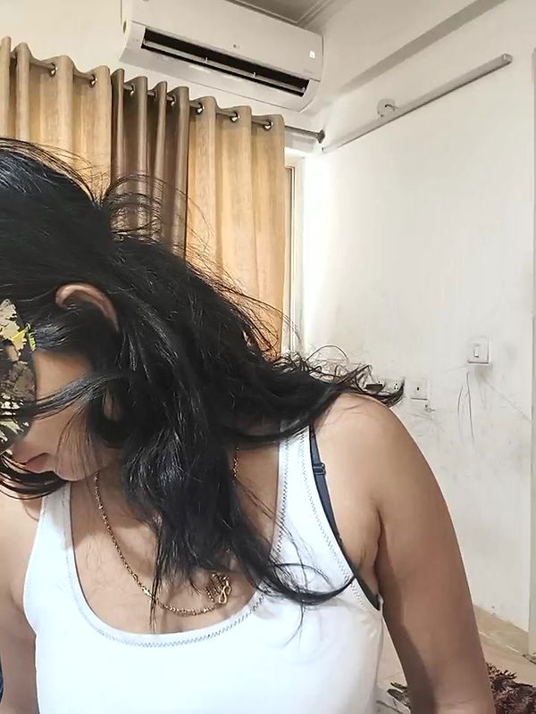 Stripchat-Public.Show-c-mahi69a-2025.06.14.044915