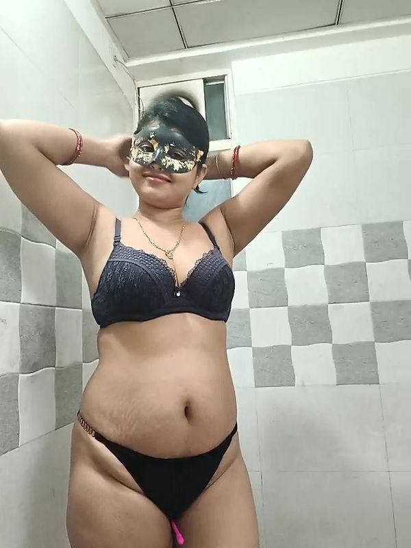 Stripchat-Public.Show-c-mahi69a-2025.06.18.190906