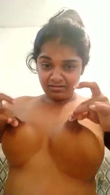 Bhabhi with bigboobs playing hard hot mms