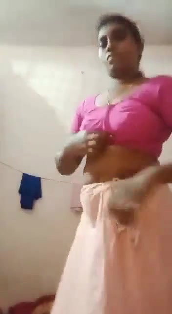 Bhabhi hot show mms