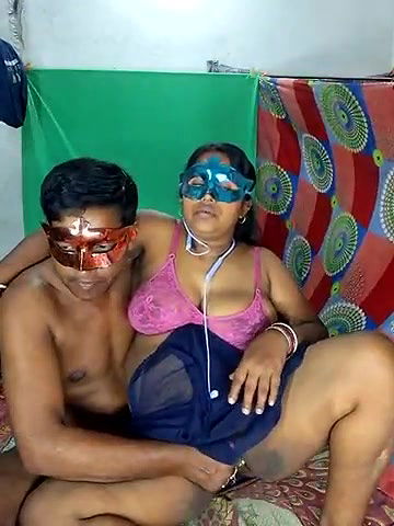 Stripchat-Public.Show-c-Real_Desi_Couple-2025.04.29.183500