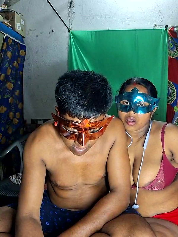 Stripchat-Public.Show-c-Real_Desi_Couple-2025.05.30.180359