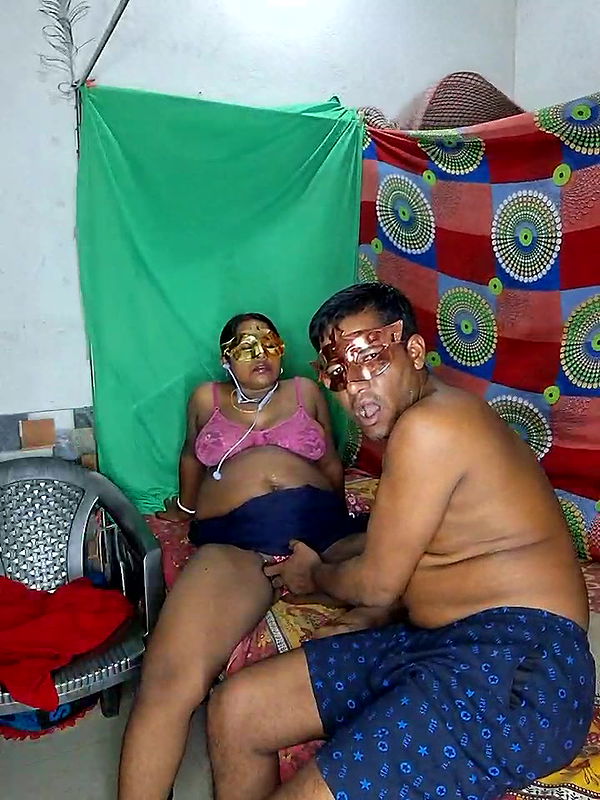 Stripchat-Public.Show-c-Real_Desi_Couple-2025.06.24.173512