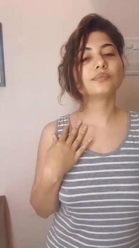 Poonam Rajput Damn Seductive In Saree Hotness