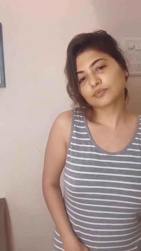 Poonam Rajput Damn Seductive In Saree Hotness