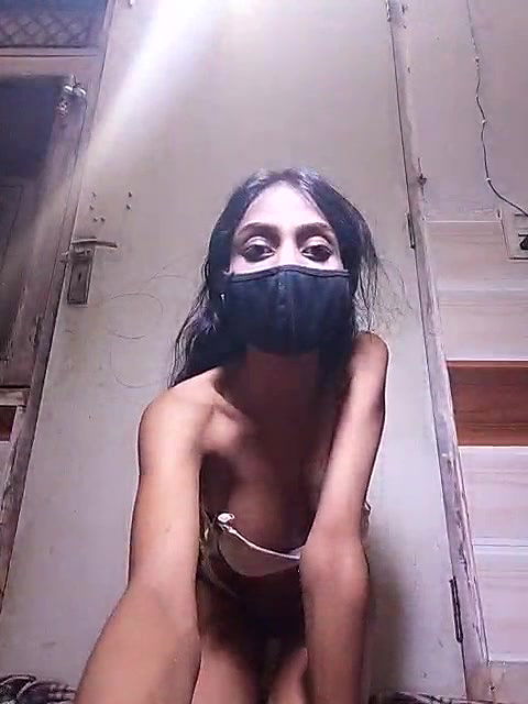 Stripchat-Public.Show-c-Riya_R24-2025.05.22.171357