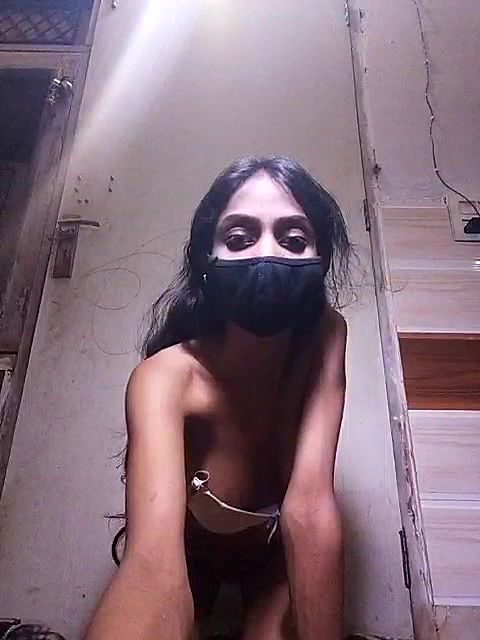 Stripchat-Public.Show-c-Riya_R24-2025.05.22.171357