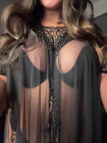 Stripchat-Public.Show-c-Strip-rose-2025.05.02.163855